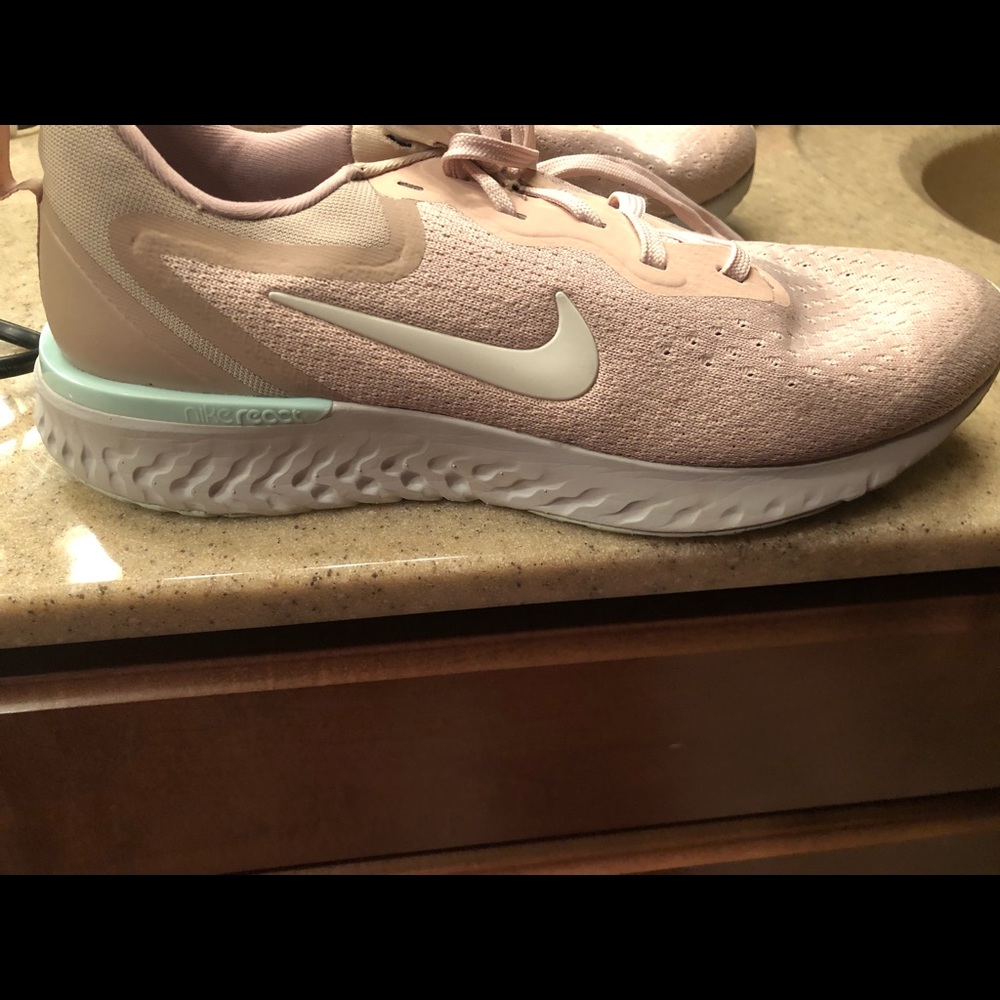 Nike React Running Shoes - image 3